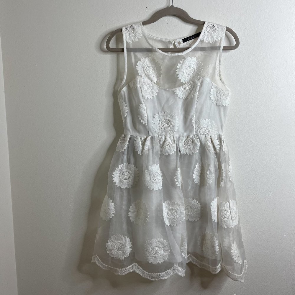 Ark & Co. White Daisy Dress